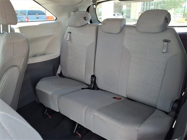 Used 2023 Toyota Sienna LE image 16