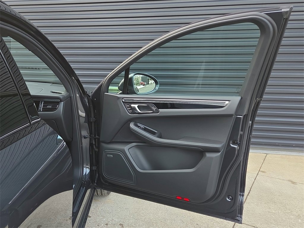 New 2026 Porsche Macan S image 20