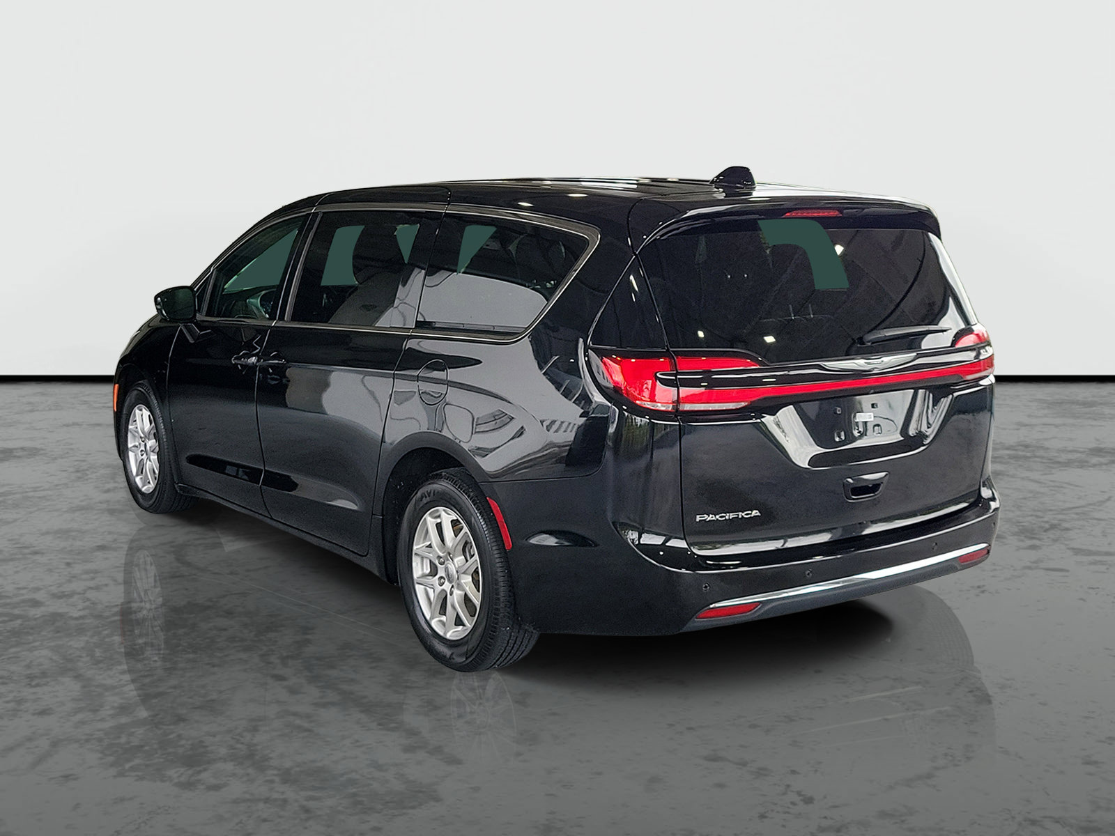 Certified 2025 Chrysler Pacifica Select FWD image 3