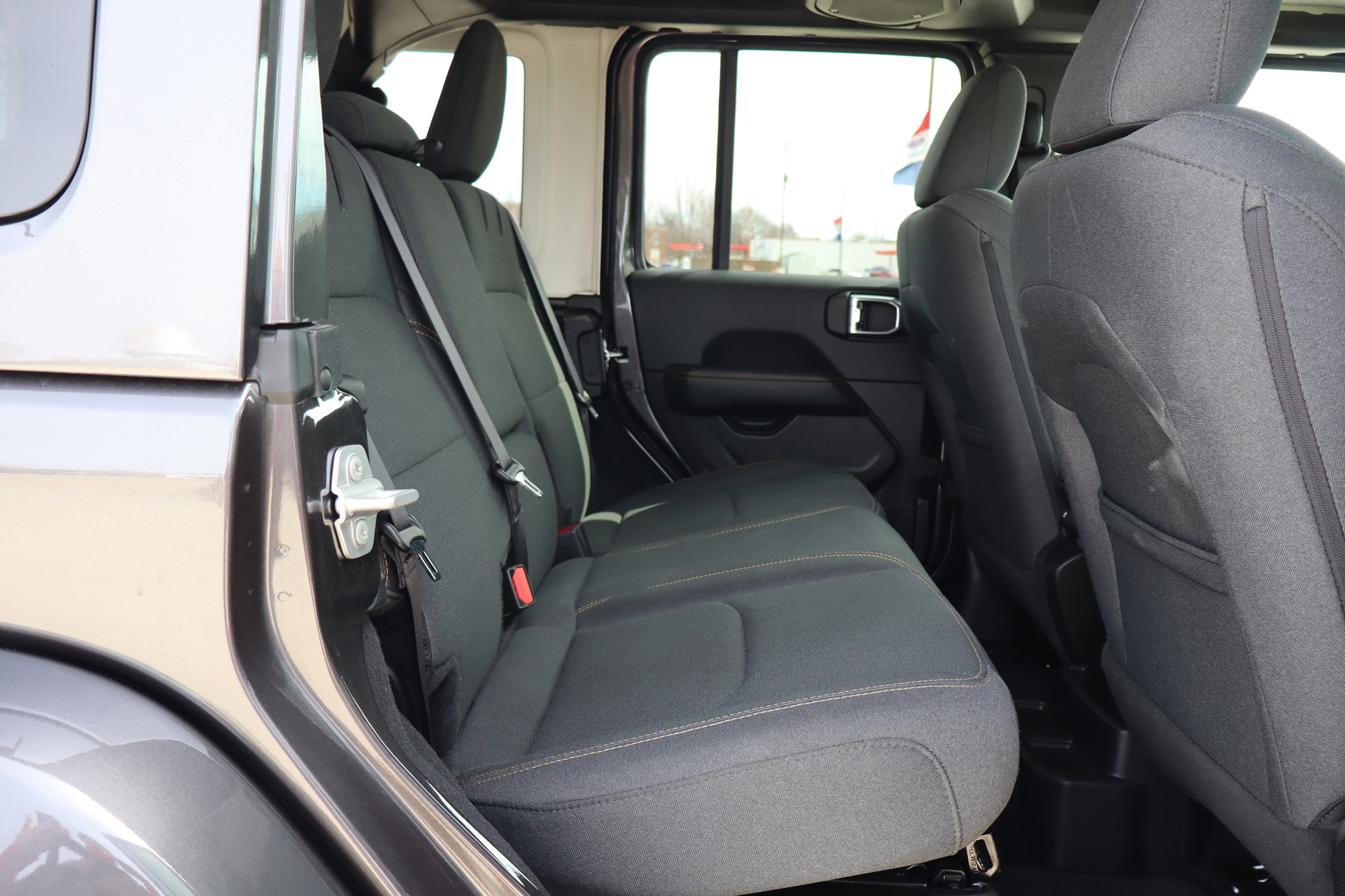 Used 2025 Jeep Wrangler Sahara w/ Safety Group image 12