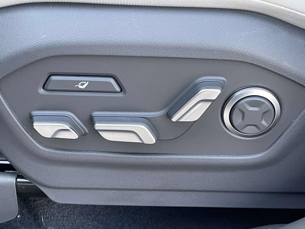 Certified 2025 Hyundai Santa Fe Calligraphy AWD/4WD image 7