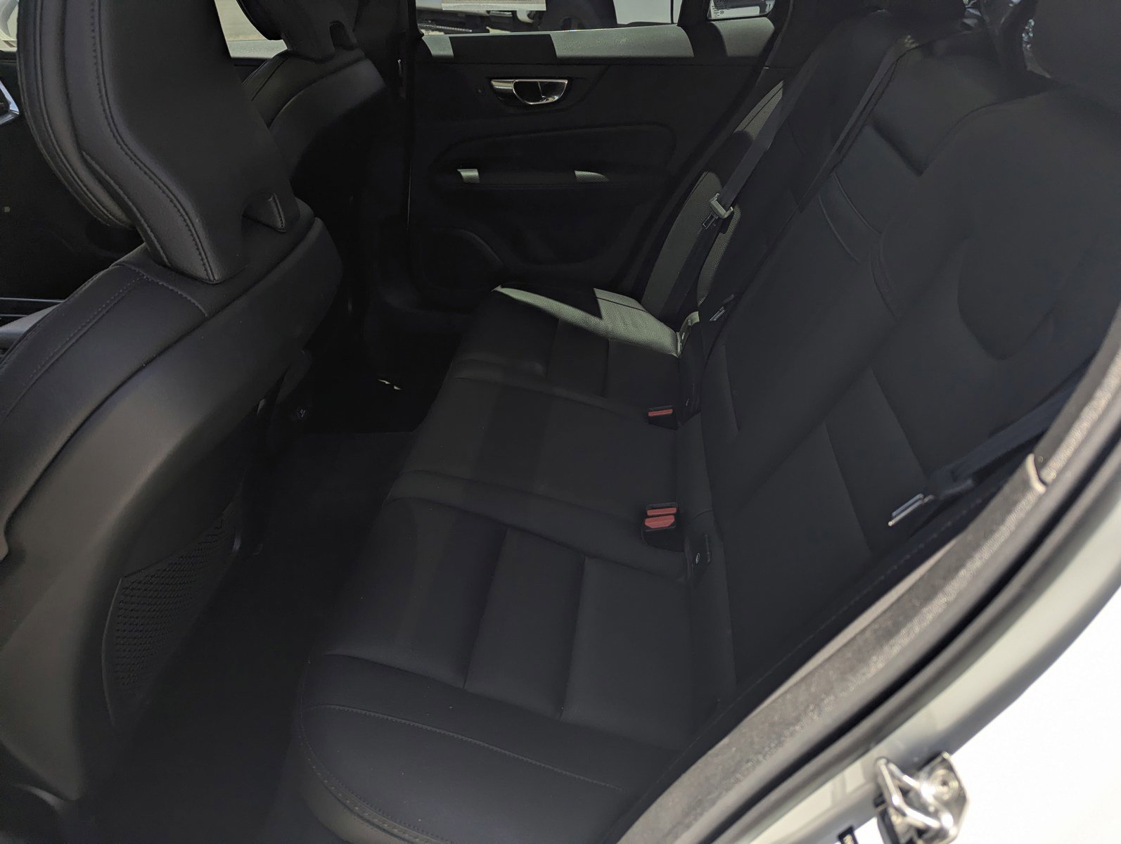 Used 2020 Volvo V60 T5 Cross Country AWD/4WD image 8