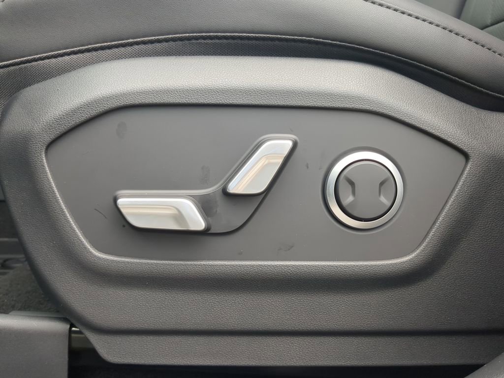 New 2025 Hyundai Santa Fe XRT image 18