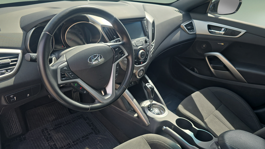 Used 2017 Hyundai Veloster Value Edition FWD image 11