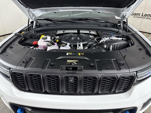 Used 2024 Jeep Grand Cherokee Trailhawk AWD/4WD image 31
