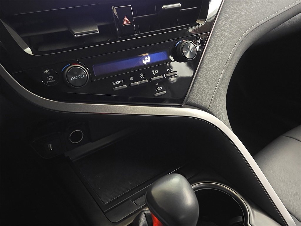 Used 2024 Toyota Camry SE image 25