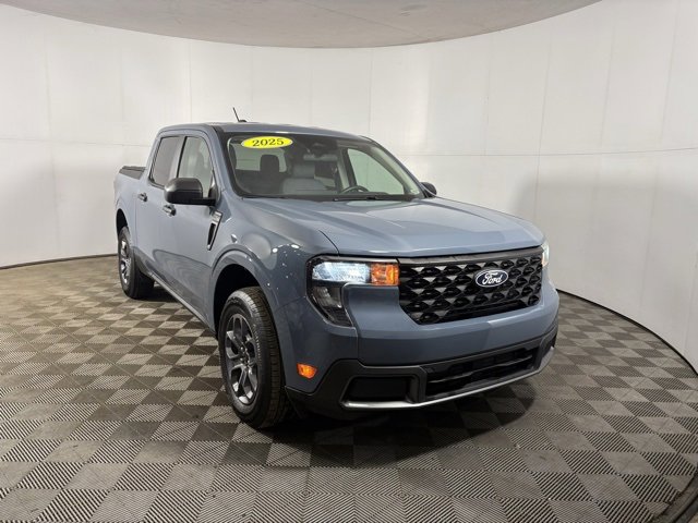 Used 2025 Ford Maverick XLT image 3