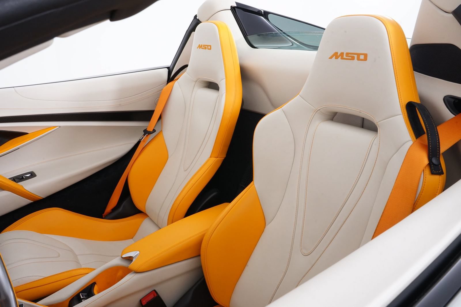Used 2024 McLaren 750S Spider RWD image 25