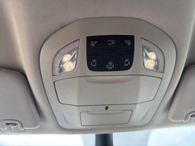 Used 2024 Chrysler Pacifica Touring-L image 38
