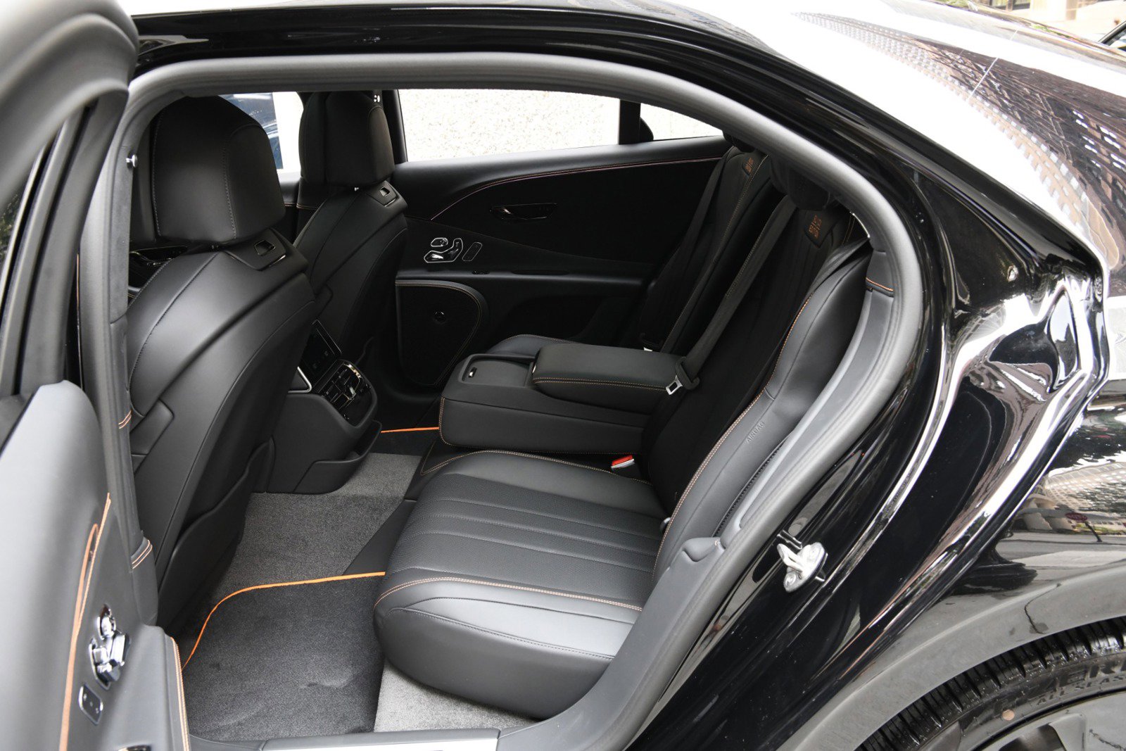 New 2025 Bentley Flying Spur Plug-In Hybrid image 11