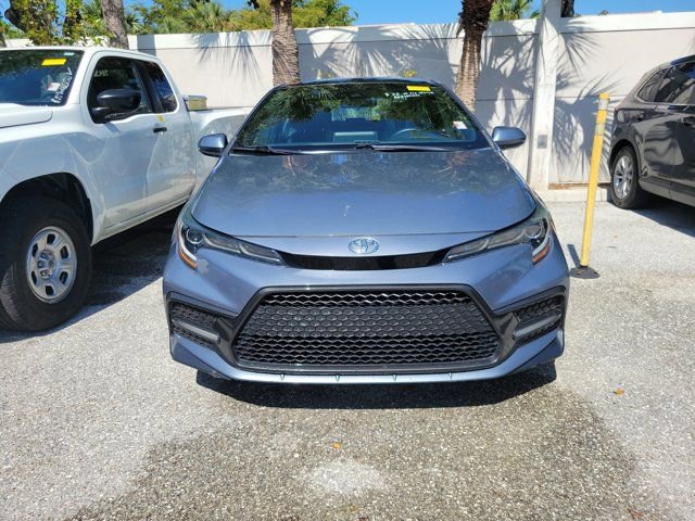 Used 2021 Toyota Corolla SE FWD image 2