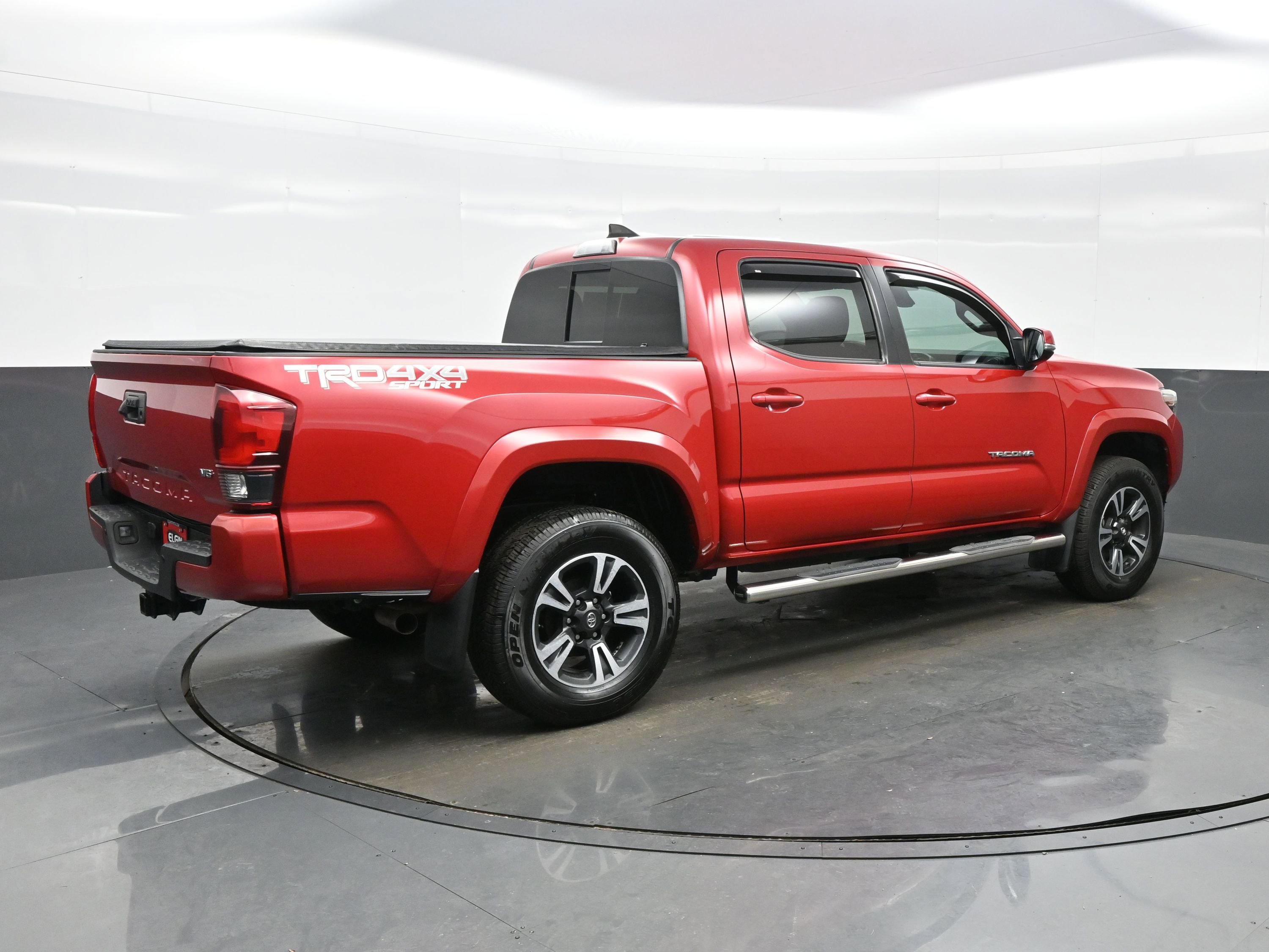 Used 2019 Toyota Tacoma TRD Sport image 6