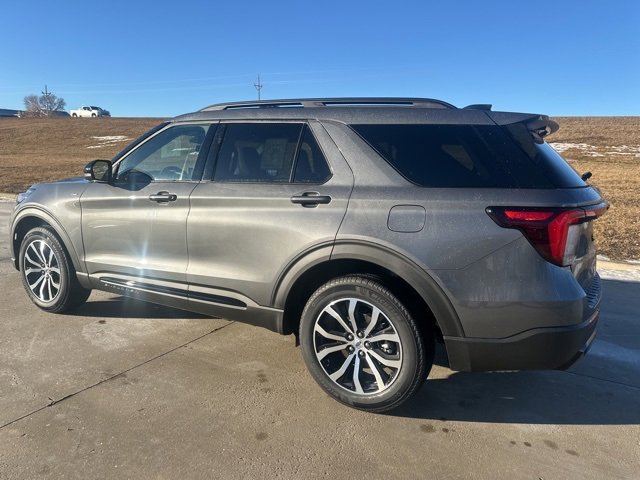 New 2026 Ford Explorer ST-Line image 5
