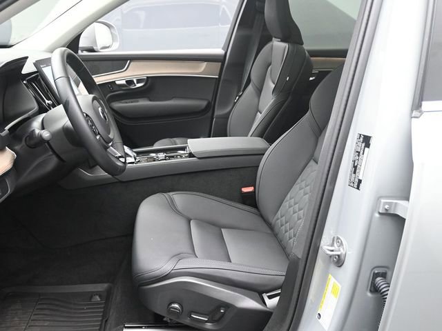 Used 2025 Volvo XC90 B6 Core w/ Protection Package image 18