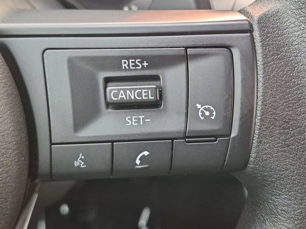 Used 2024 Nissan Rogue S AWD/4WD image 16