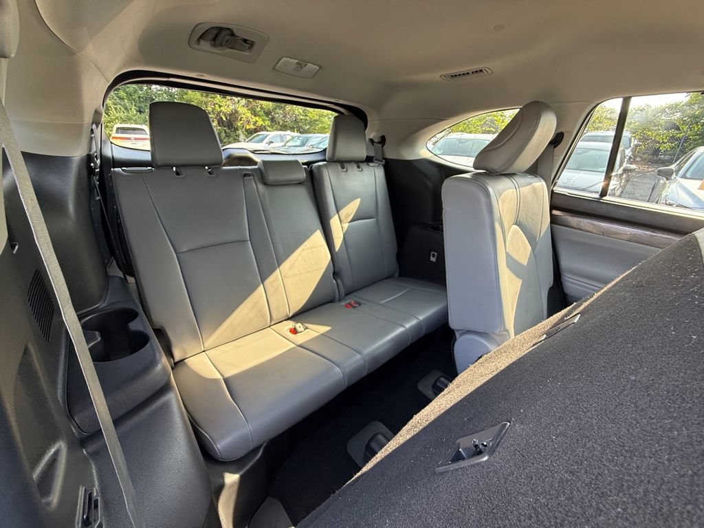 Used 2022 Toyota Highlander Limited FWD image 26