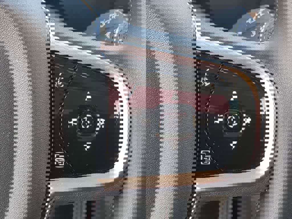 Certified 2026 Volvo XC90 B6 Plus w/ Protection Package Premier image 25