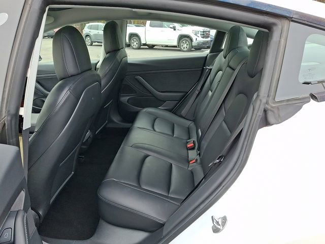 Used 2021 Tesla Model 3 Standard Range Plus image 13