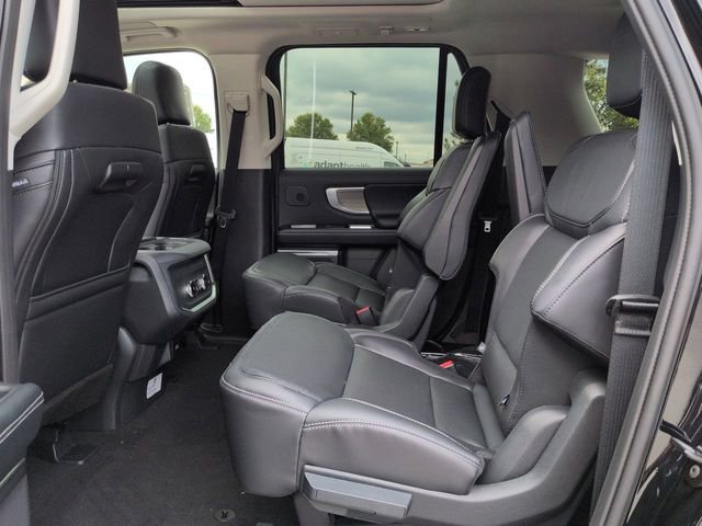 New 2025 Ford Expedition Max Platinum w/ Driver's Package AWD/4WD image 17