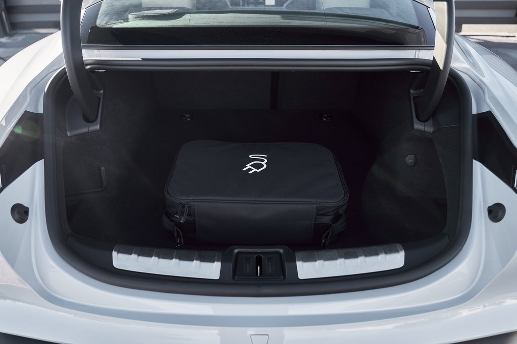 Used 2023 Porsche Taycan 4S w/ Premium Package image 17