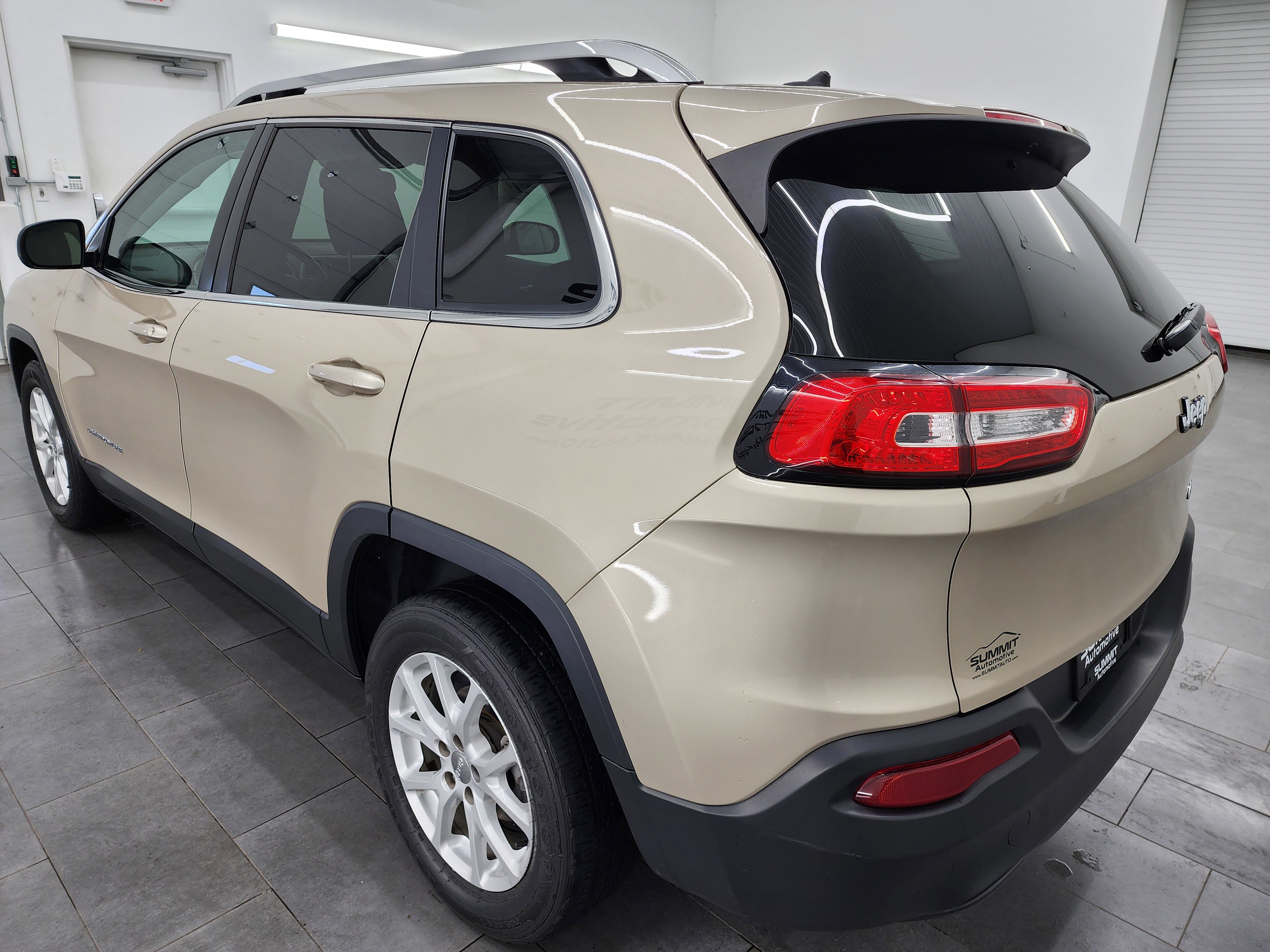 Used 2014 Jeep Cherokee Latitude FWD image 6