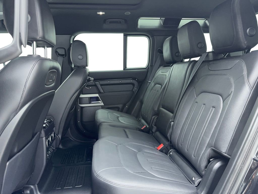 Used 2022 Land Rover Defender 110 S image 16