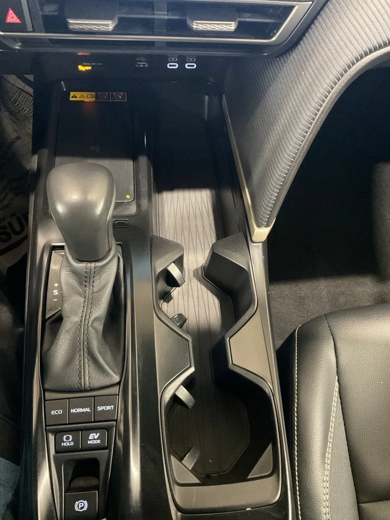 Used 2025 Toyota Camry SE FWD image 19
