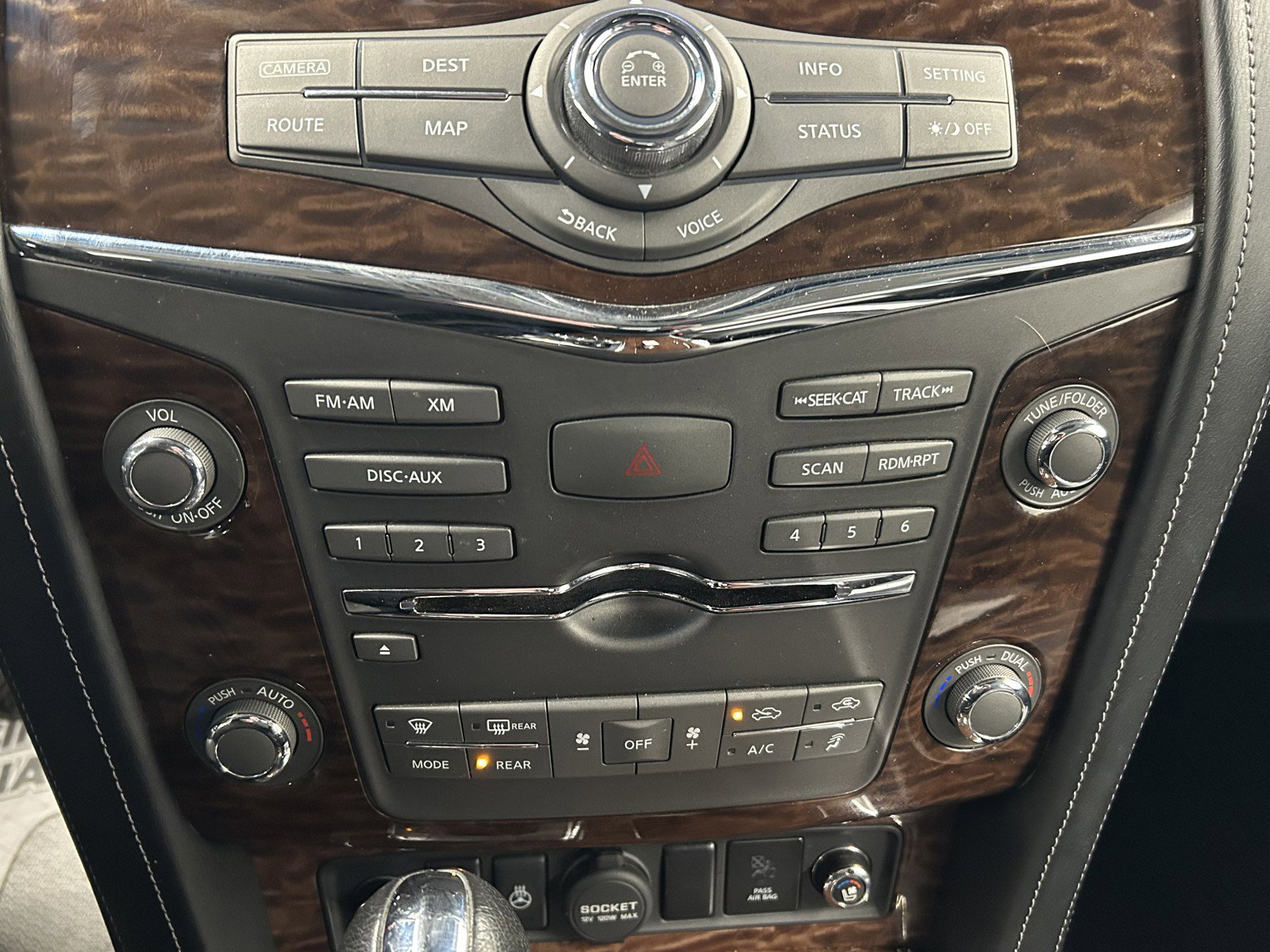 Used 2017 Nissan Armada Platinum image 33