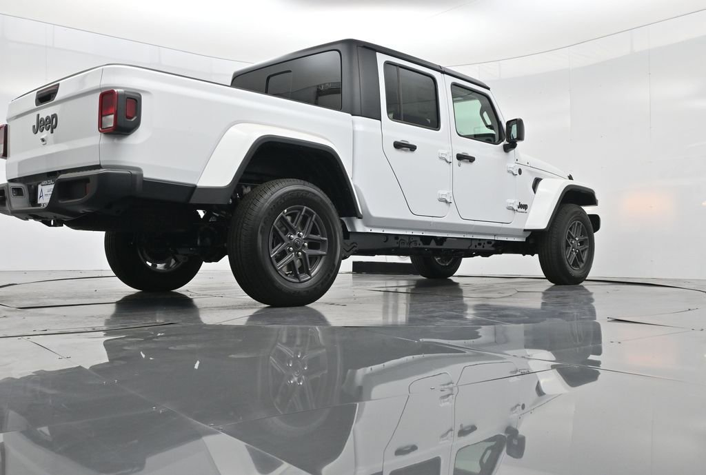 New 2025 Jeep Gladiator Sport image 42