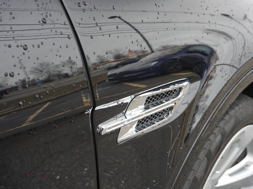 Used 2019 Bentley Bentayga image 20