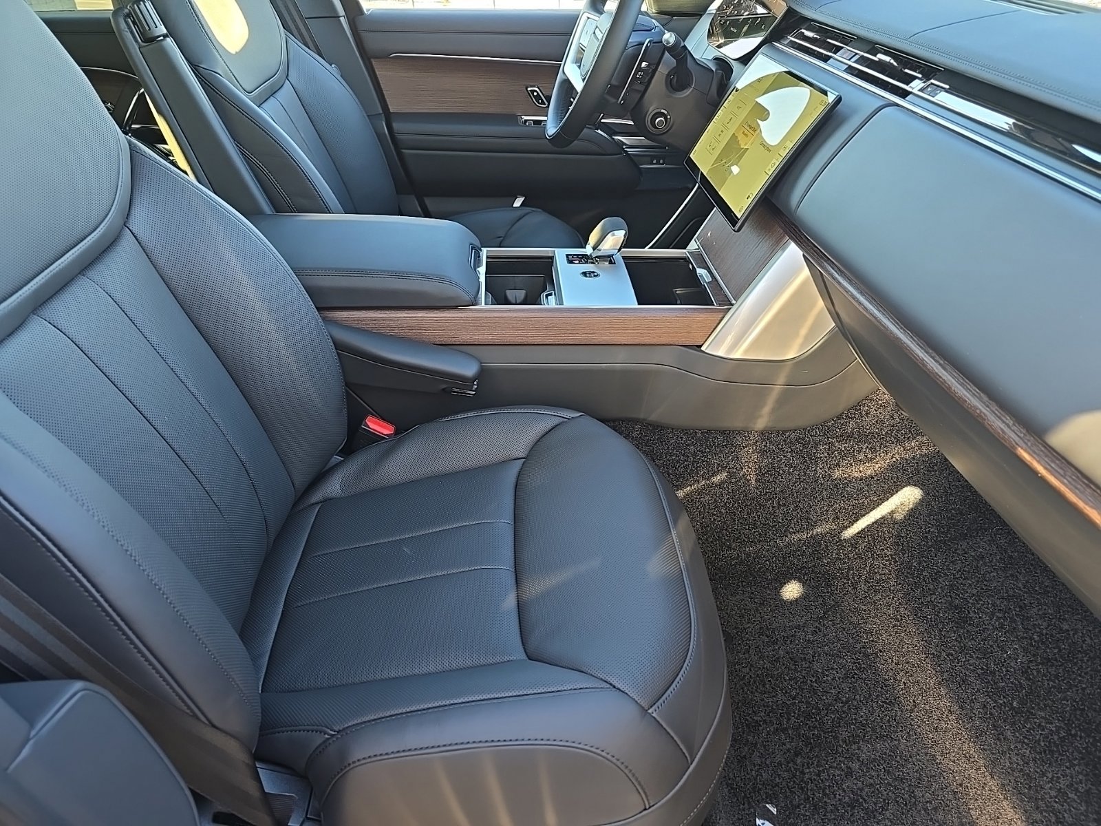 New 2026 Land Rover Range Rover SE image 7