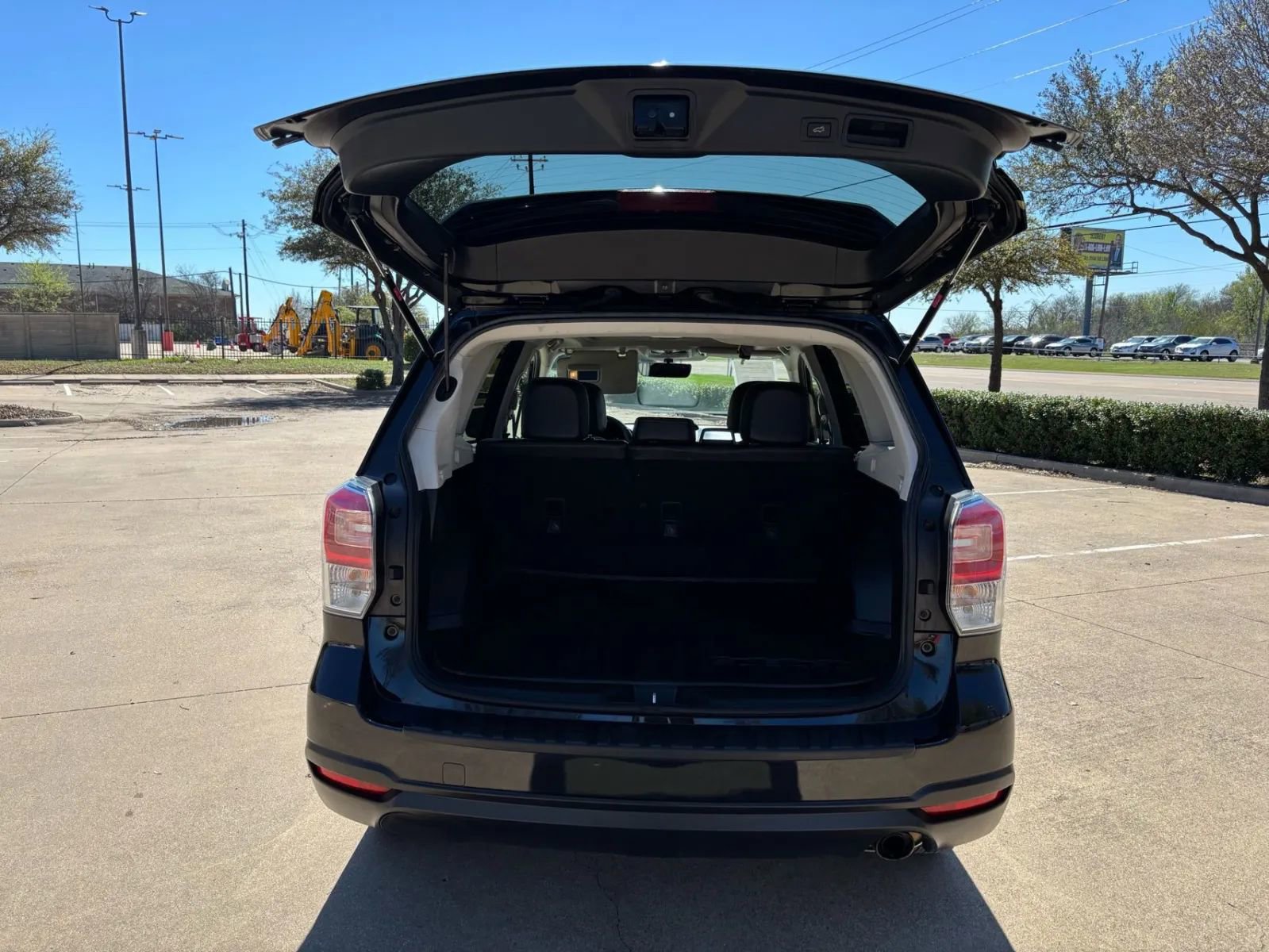 Used 2017 Subaru Forester 2.5i Limited AWD/4WD image 7