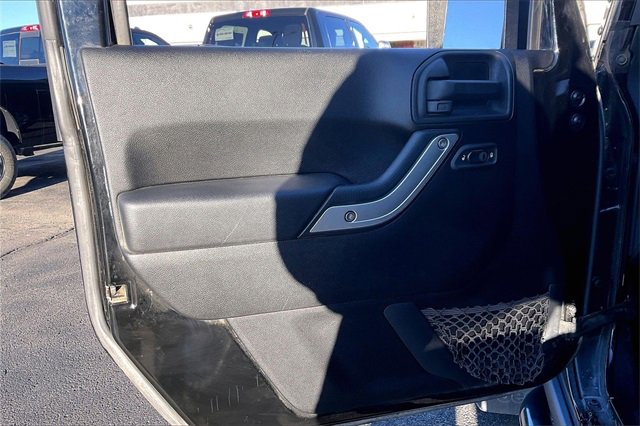 Used 2011 Jeep Wrangler Rubicon w/ PWR Convenience Group image 18