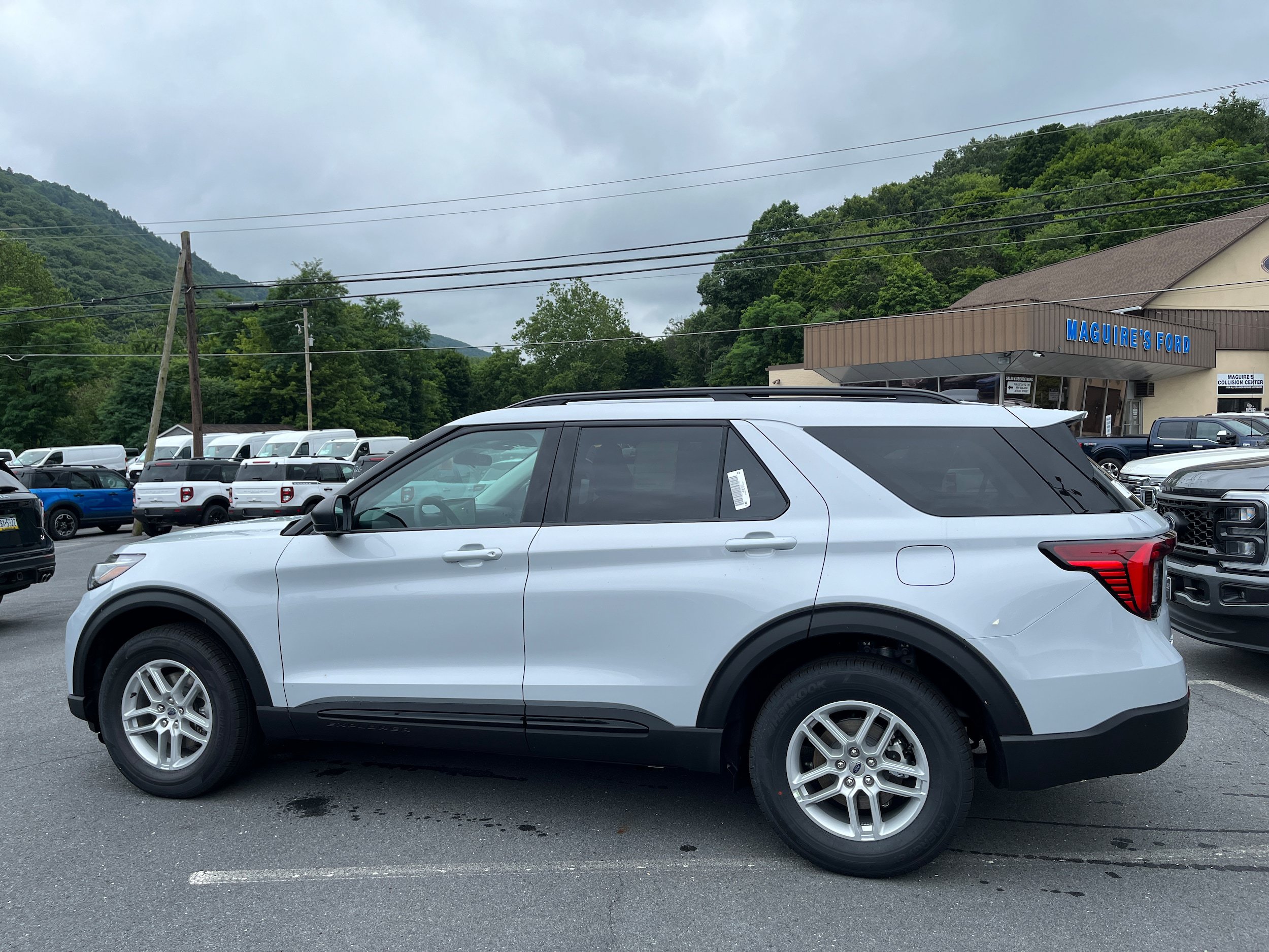 New 2026 Ford Explorer Active AWD/4WD image 7