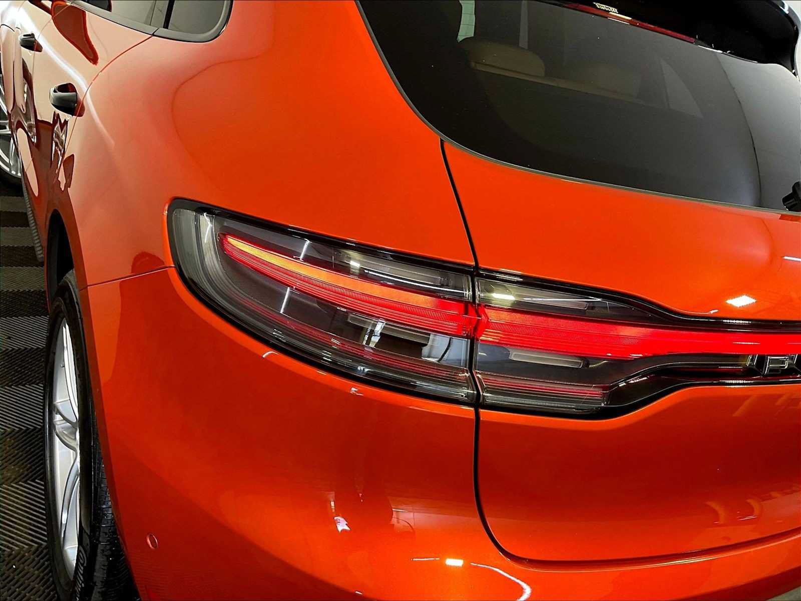 Certified 2023 Porsche Macan AWD/4WD image 30