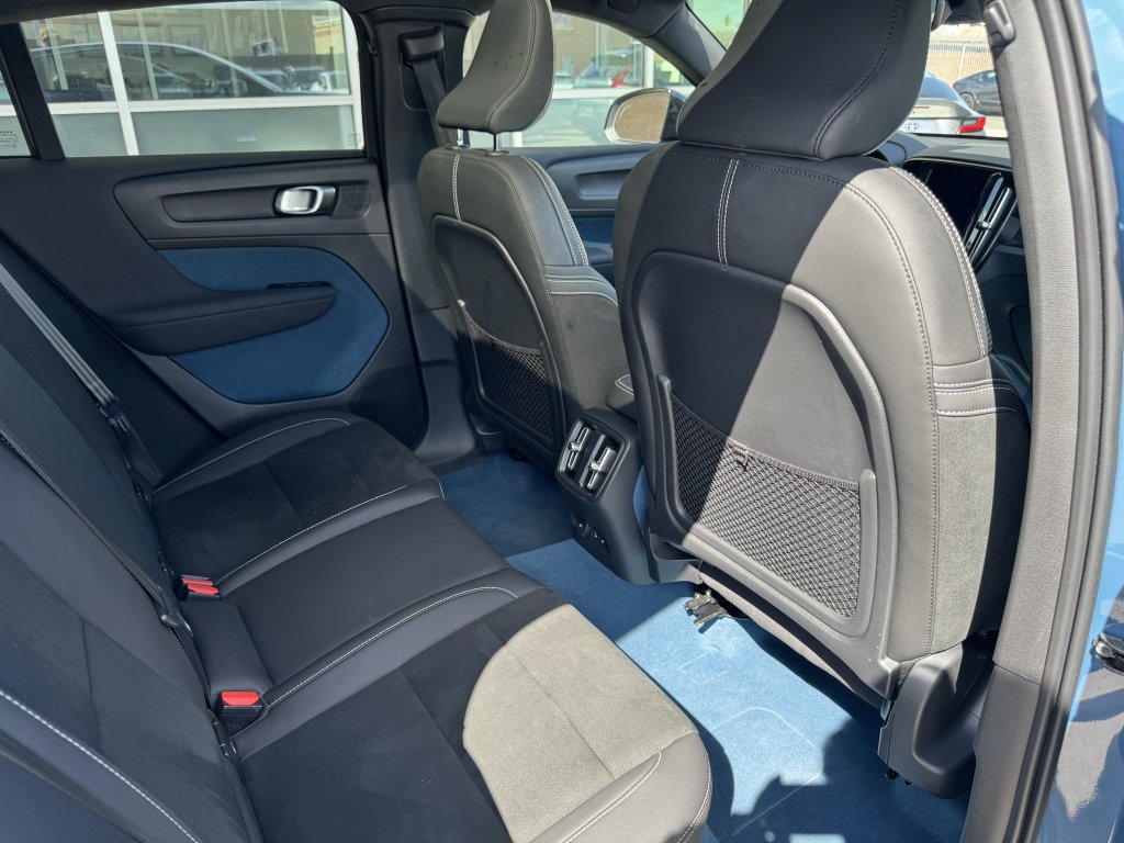 Used 2022 Volvo C40 P8 Recharge Ultimate image 36