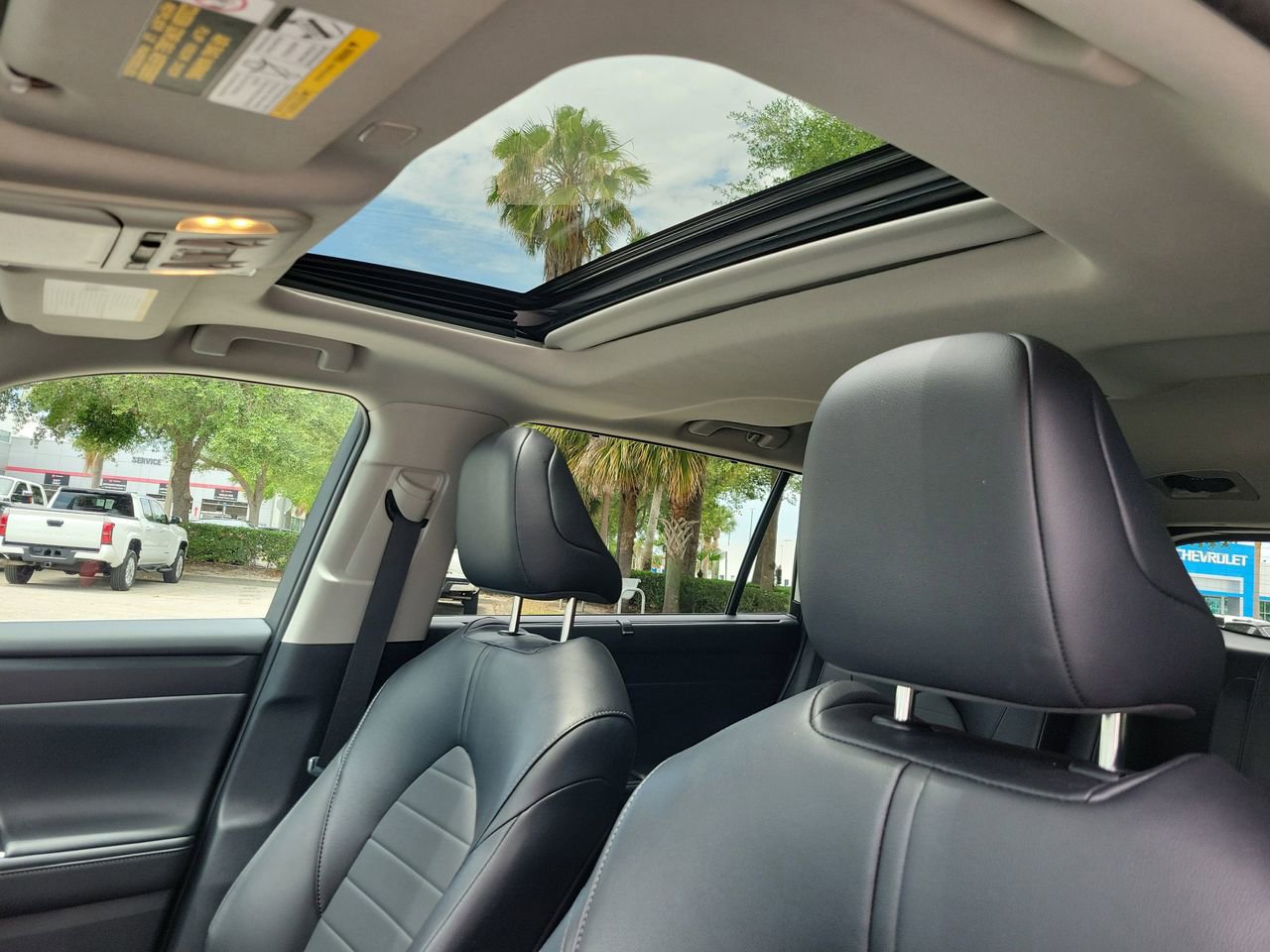 Used 2025 Toyota Highlander XLE FWD image 19