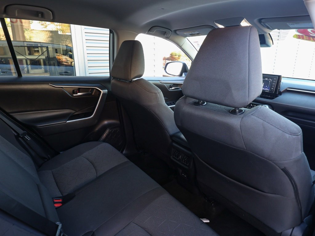 Used 2022 Toyota RAV4 XLE image 17