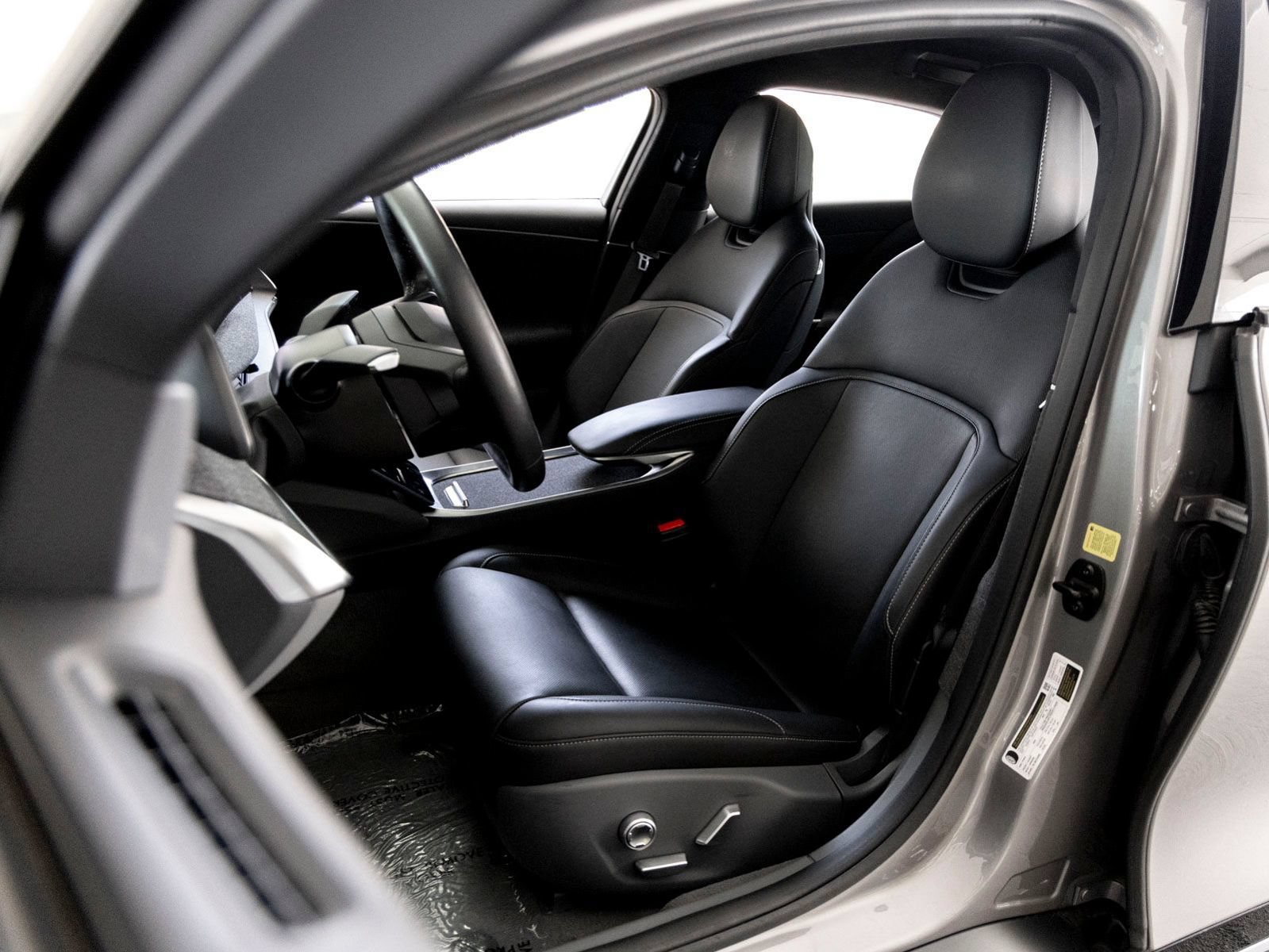 Used 2024 Lucid Air Touring AWD/4WD image 10