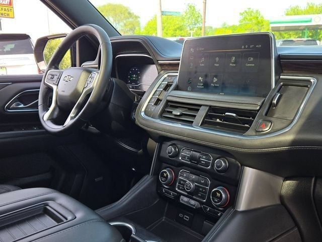 Used 2023 Chevrolet Suburban Z71 w/ Luxury Package AWD/4WD image 9