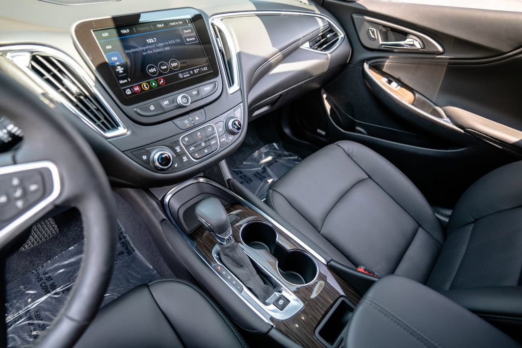 Used 2023 Chevrolet Malibu LT w/ Midnight Edition FWD image 24