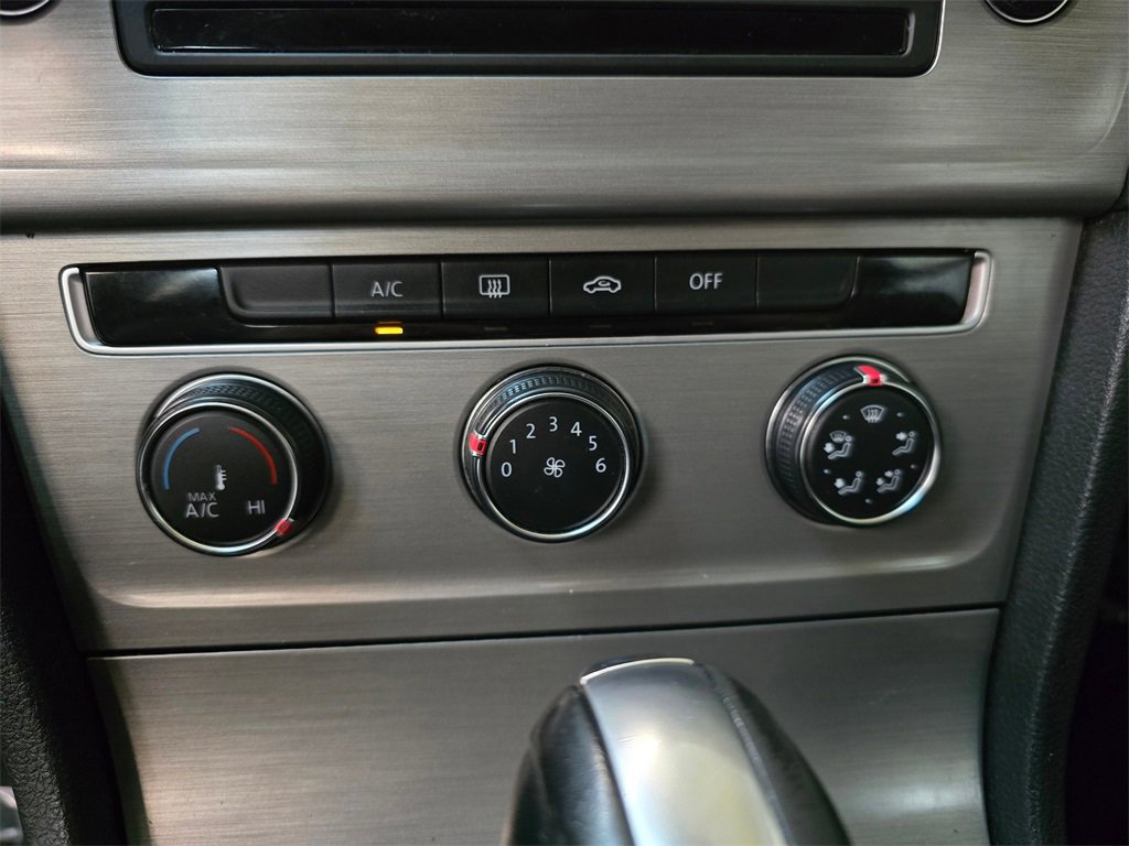 Used 2015 Volkswagen Golf SE image 58