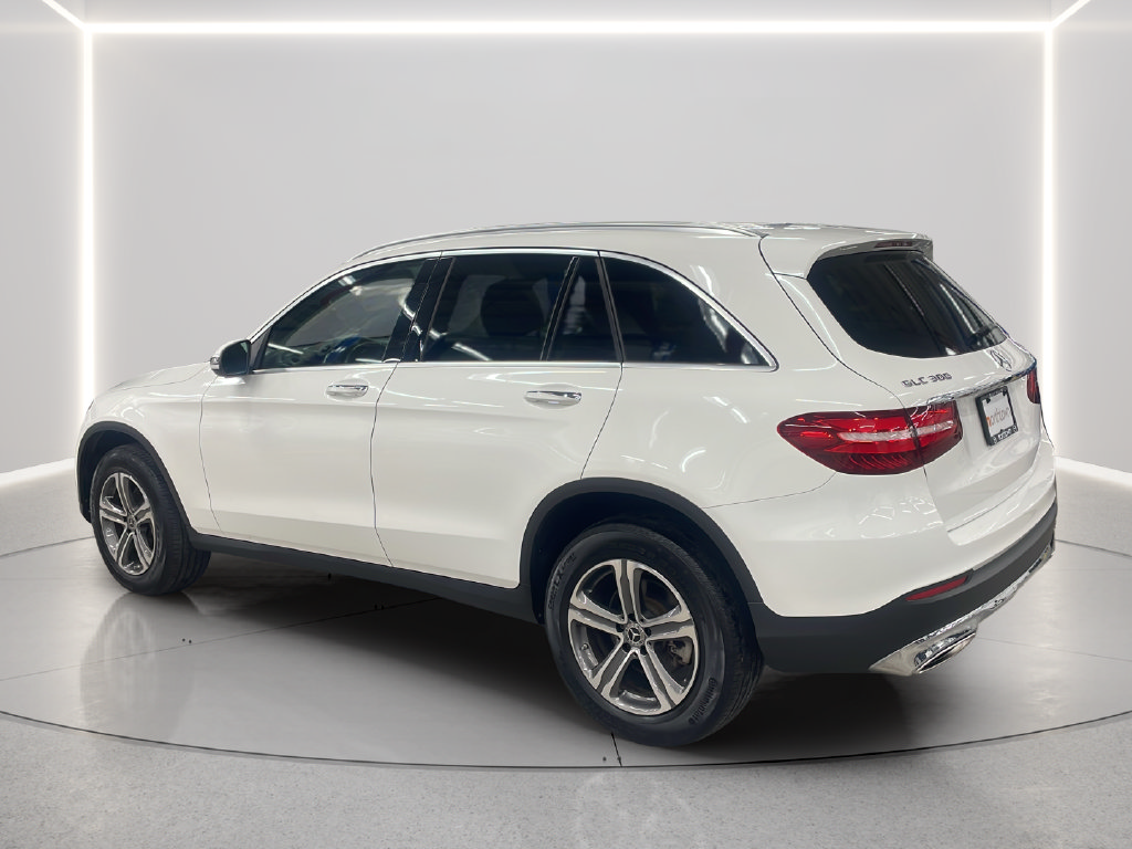Used 2019 Mercedes-Benz GLC 300 4MATIC image 4