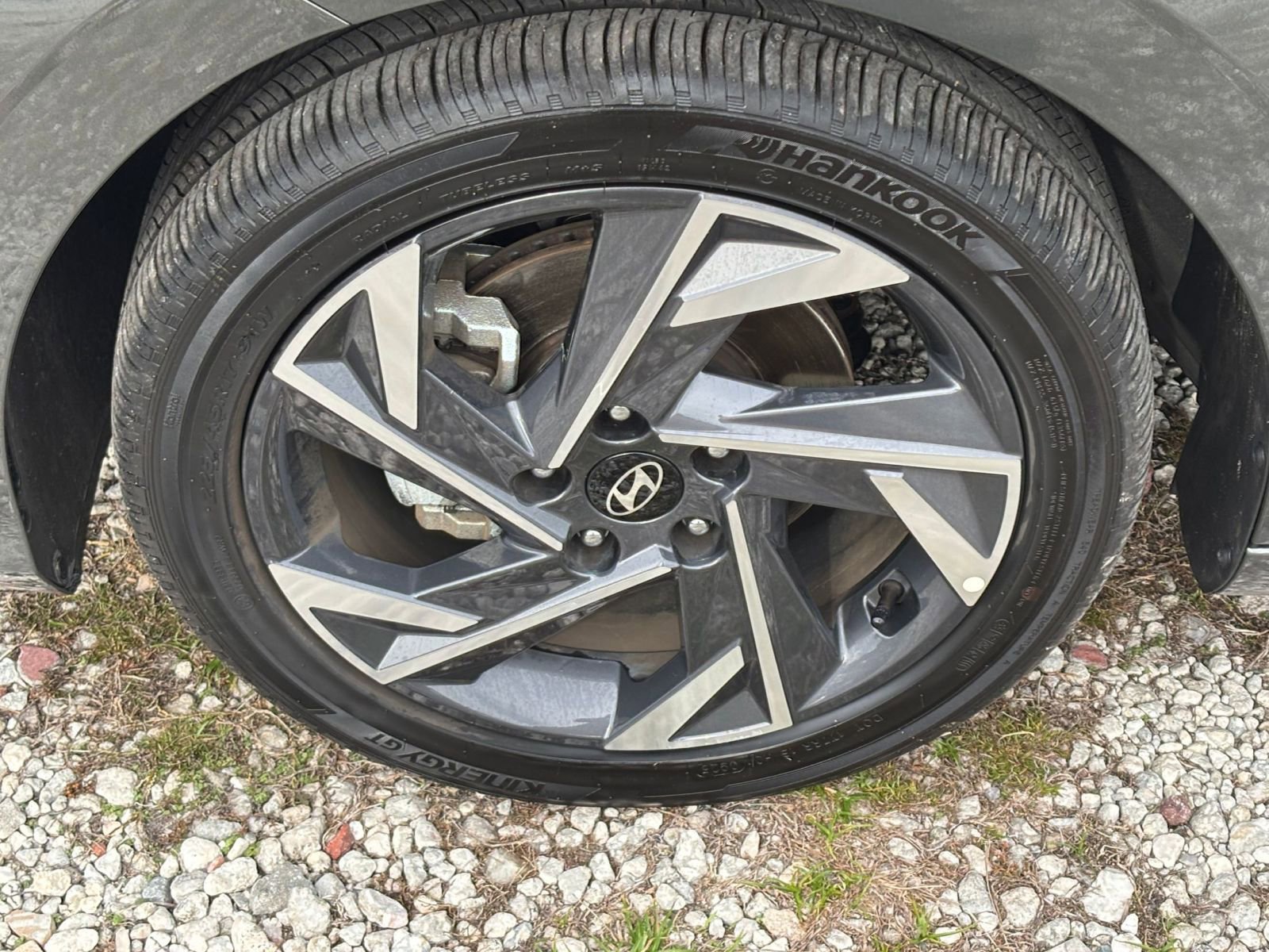 Used 2025 Hyundai Elantra SEL image 31