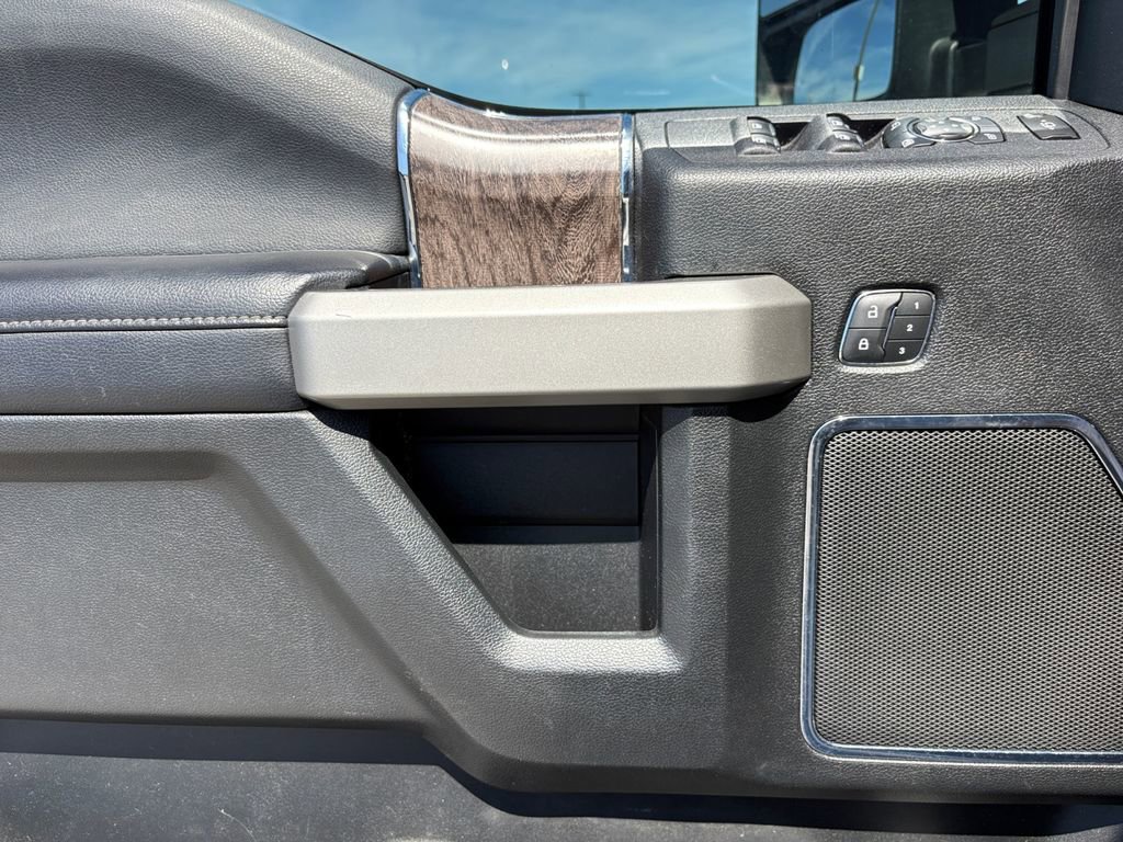 Used 2019 Ford F250 Lariat w/ Lariat Ultimate Package image 11