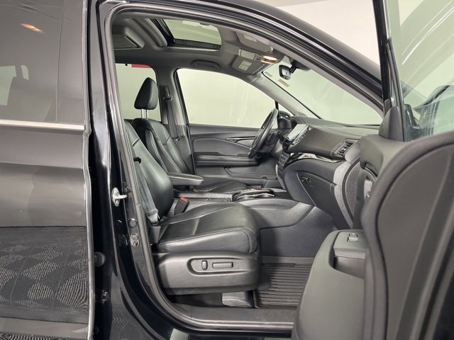 Used 2019 Honda Pilot Touring image 32