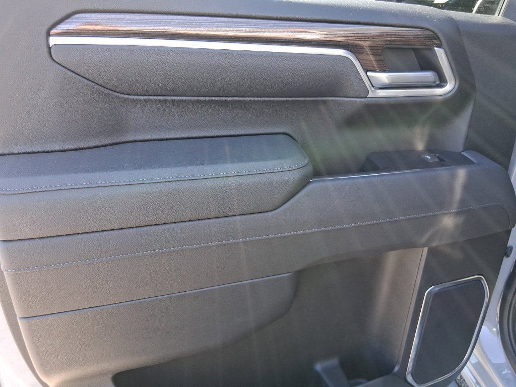 Used 2025 Chevrolet Silverado 1500 RST AWD/4WD image 18