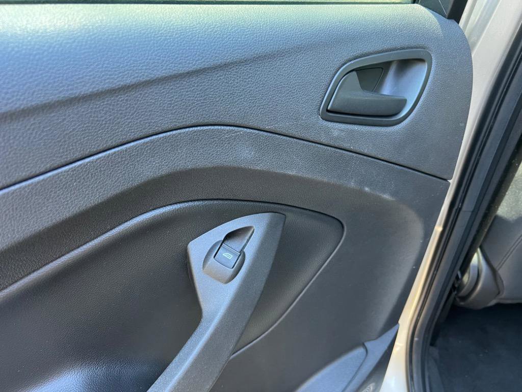 Used 2017 Ford Escape S image 8