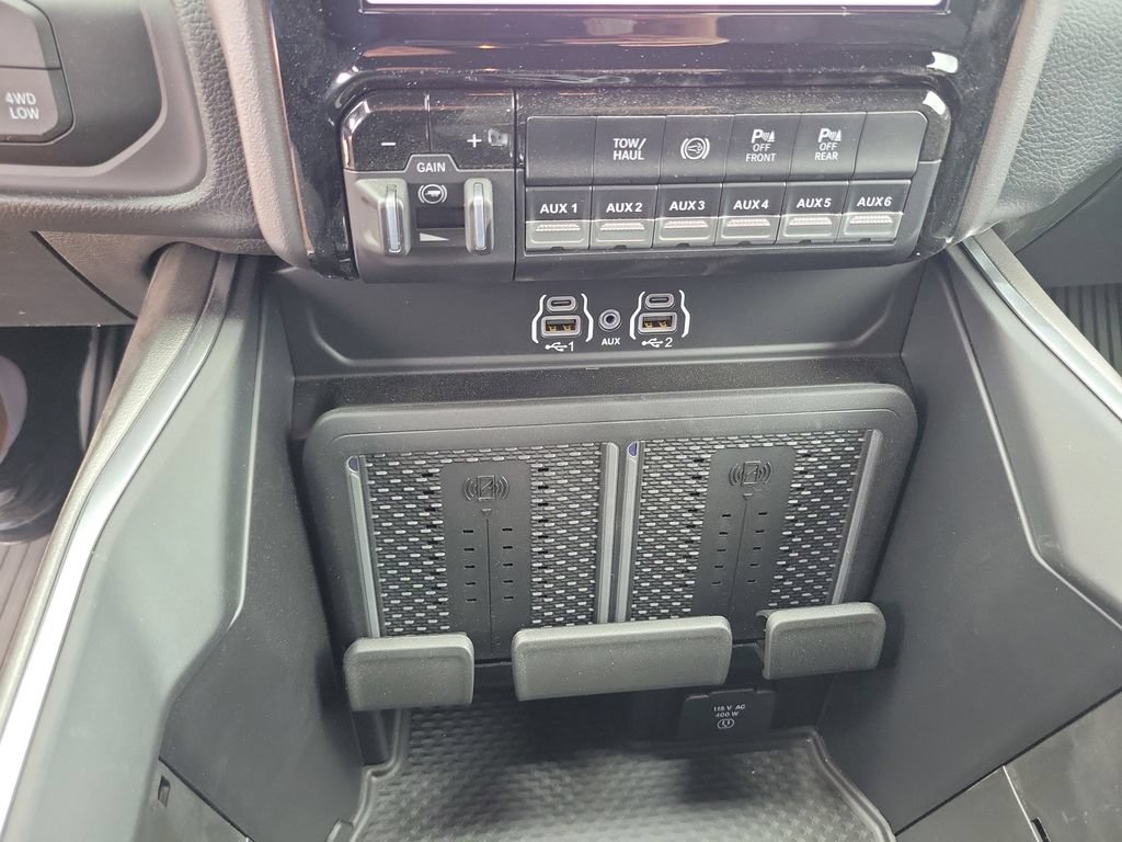 New 2026 RAM 3500 Big Horn AWD/4WD image 19