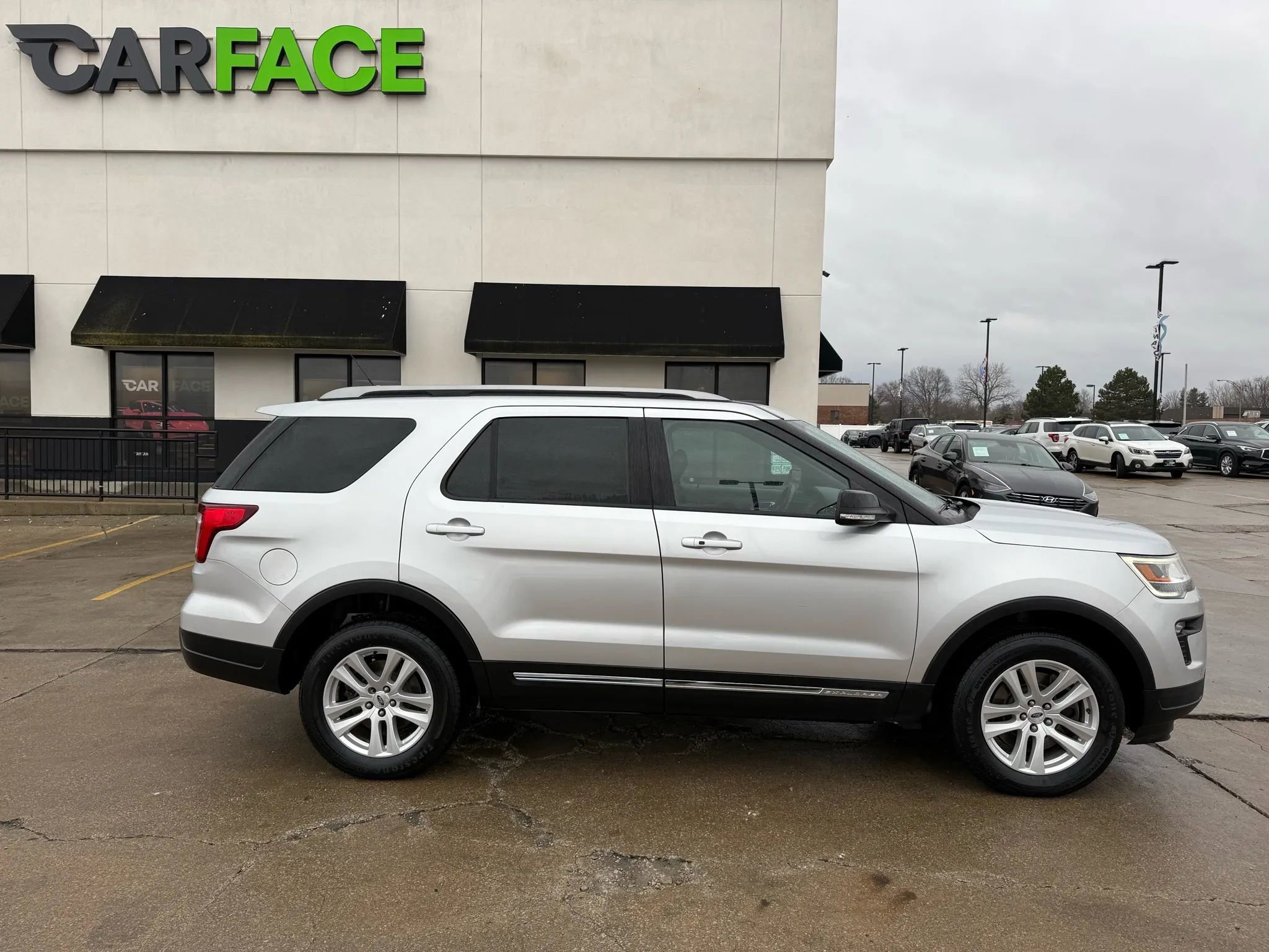 Used 2018 Ford Explorer XLT w/ Equipment Group 202A image 18